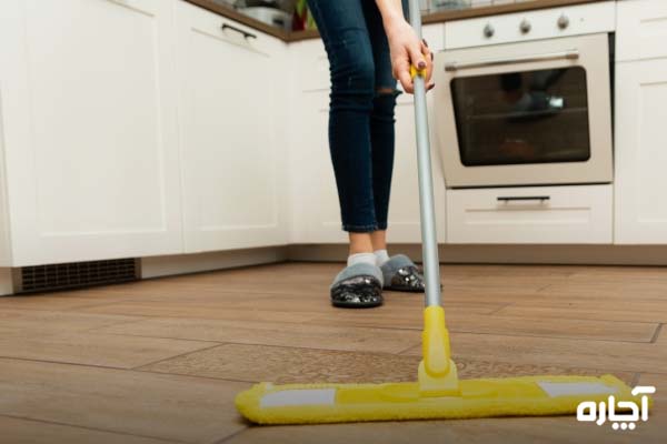 تمیز کردن کف خانه در اسباب کشی