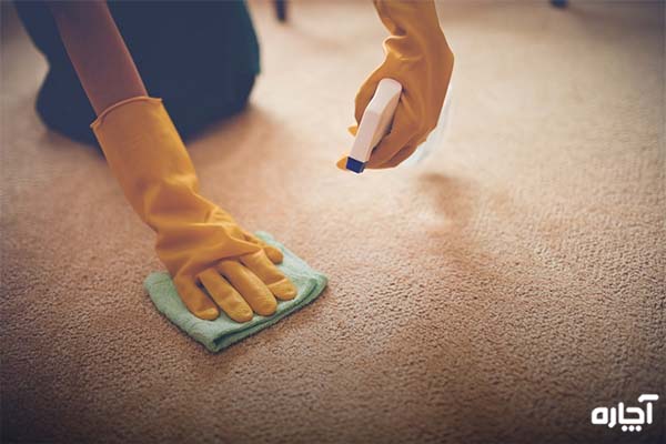پاک کردن کاکائو از روی فرش