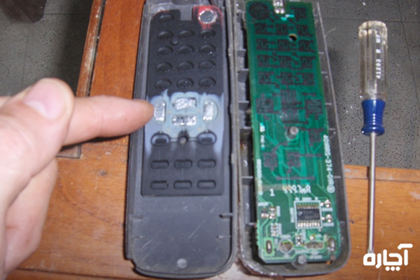 تعمیر کنترل تلویزیون به هنگام خرابی دکمه