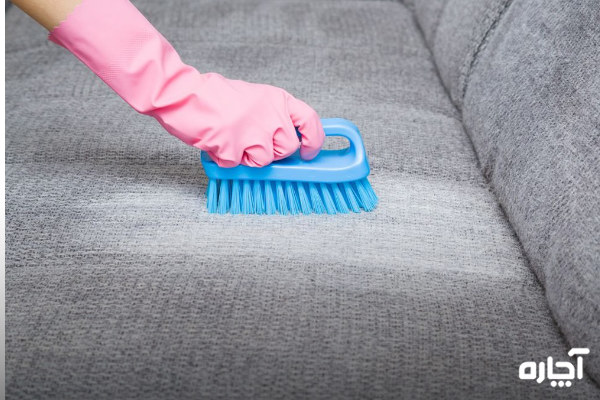 تمیز کردن مبل مخمل با شامپو فرش