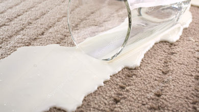 نحوه پاک کردن لکه شیر از روی فرش