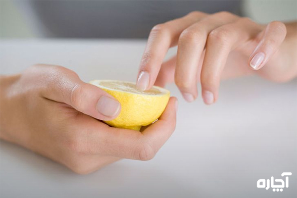 پاک کردن سیاهی انار از دست با آب لیمو