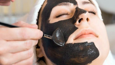 How to use a charcoal mask