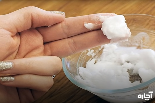 پاک کردن لاک ناخن با استفاده از جوش شیرین