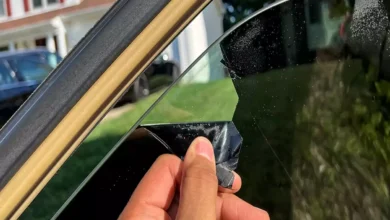 نحوه پاک کردن شیشه دودی ماشین