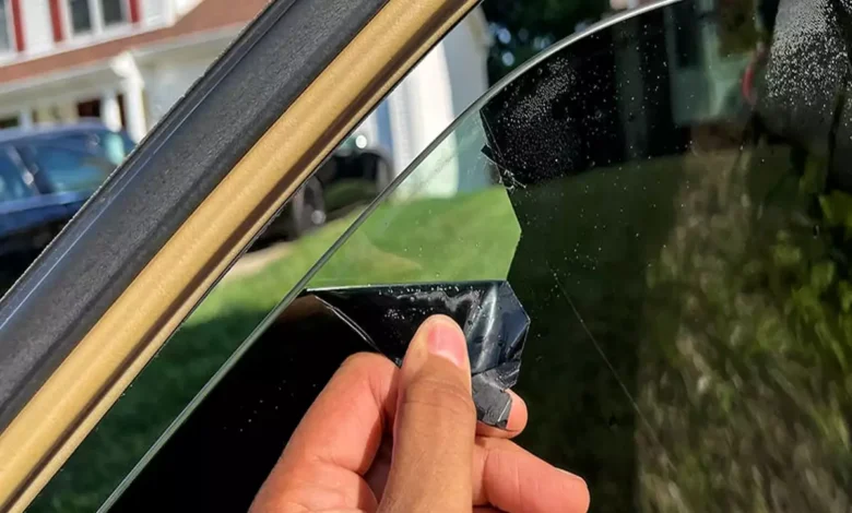 نحوه پاک کردن شیشه دودی ماشین